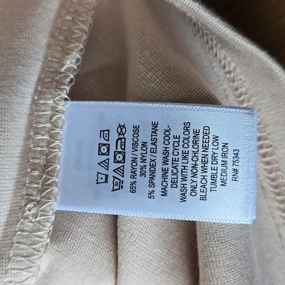 NEW Adrienne Vittadini Small Beige Tank Top with Black Trim - Picture 5 of 6